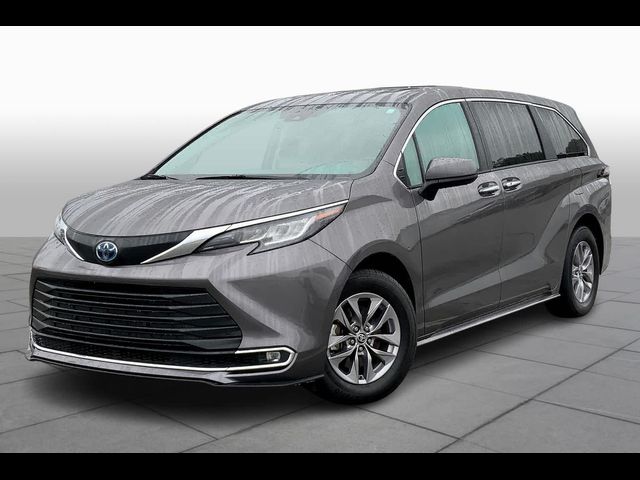 2023 Toyota Sienna XLE