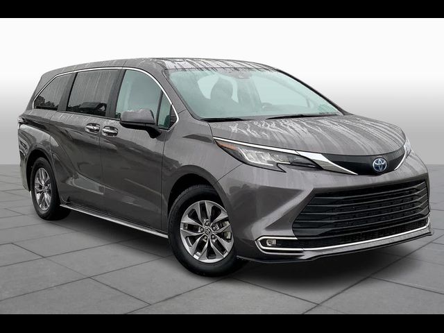 2023 Toyota Sienna XLE