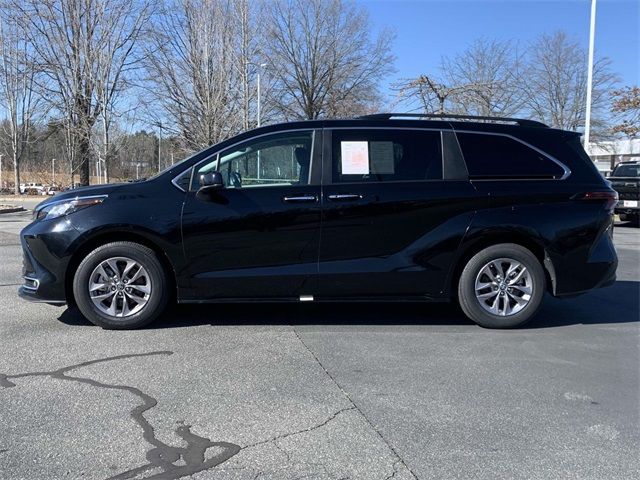 2023 Toyota Sienna XLE