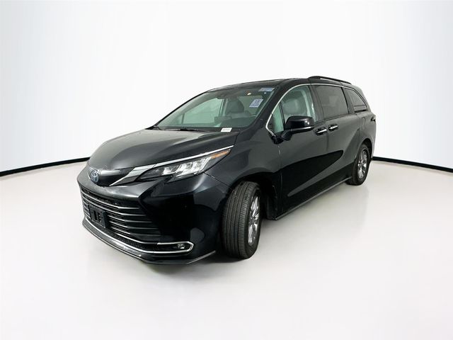 2023 Toyota Sienna XLE