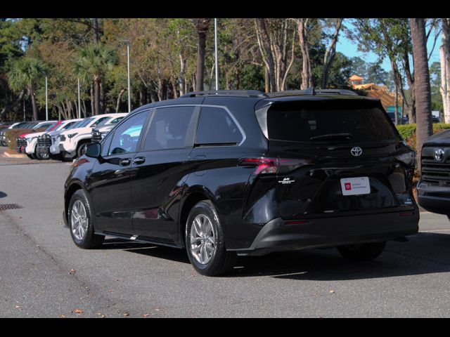 2023 Toyota Sienna XLE