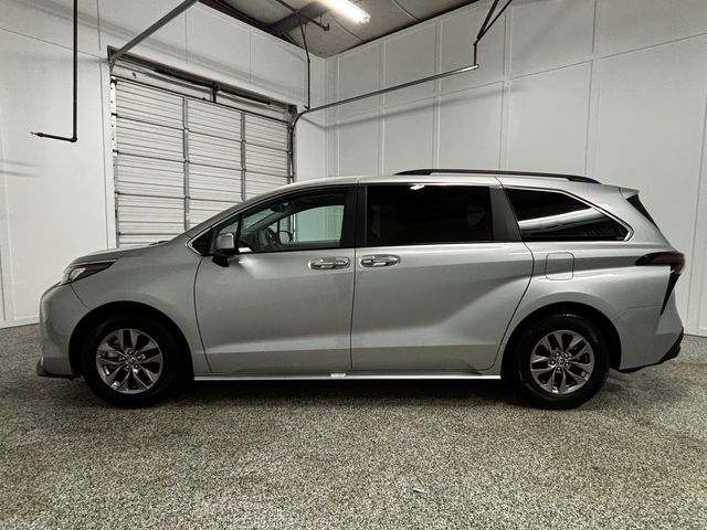 2023 Toyota Sienna XLE