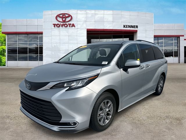 2023 Toyota Sienna XLE