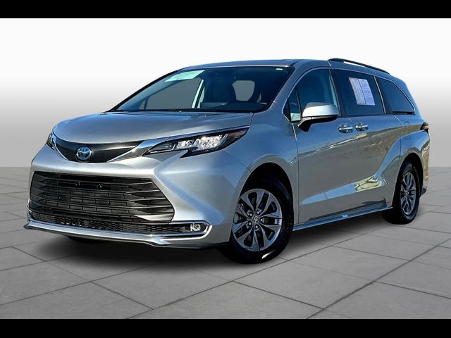 2023 Toyota Sienna XLE