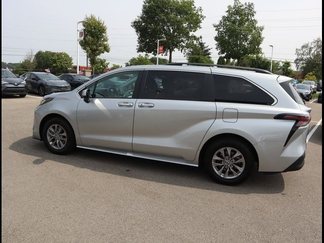 2023 Toyota Sienna XLE