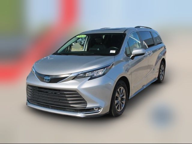 2023 Toyota Sienna XLE