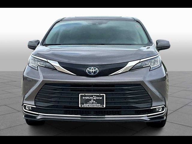 2023 Toyota Sienna XLE