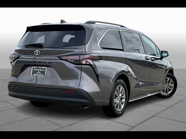 2023 Toyota Sienna XLE