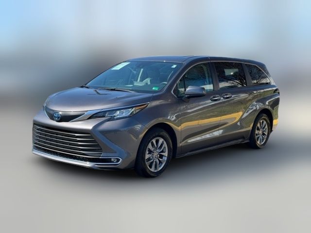 2023 Toyota Sienna XLE