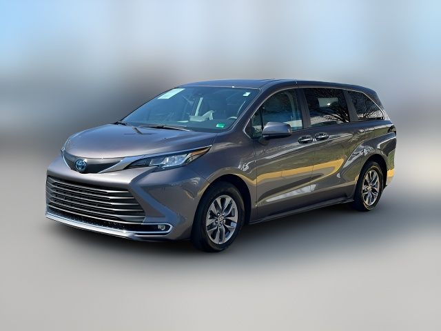 2023 Toyota Sienna XLE