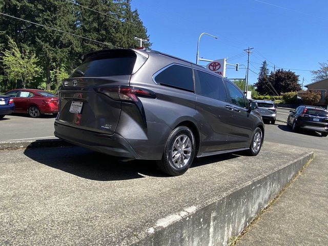 2023 Toyota Sienna XLE