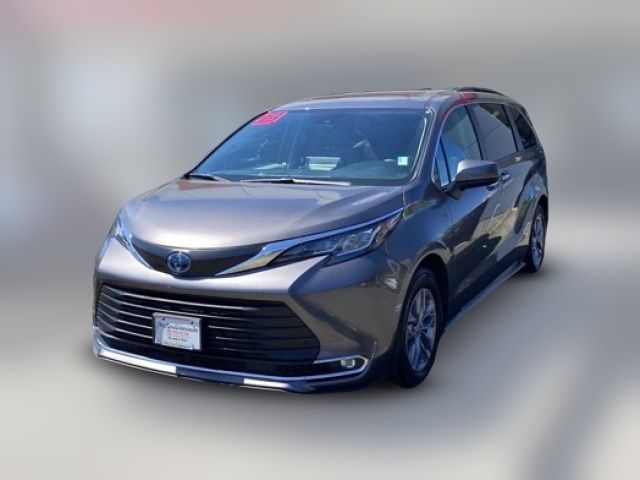 2023 Toyota Sienna XLE