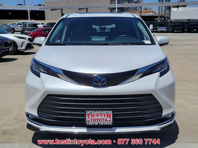 2023 Toyota Sienna XLE