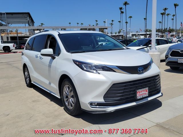 2023 Toyota Sienna XLE
