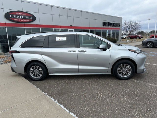 2023 Toyota Sienna XLE