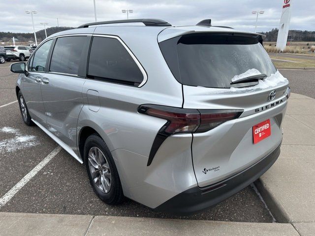 2023 Toyota Sienna XLE