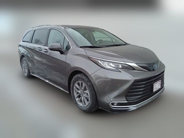 2023 Toyota Sienna XLE