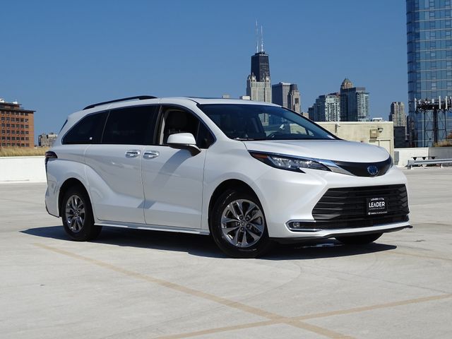 2023 Toyota Sienna XLE