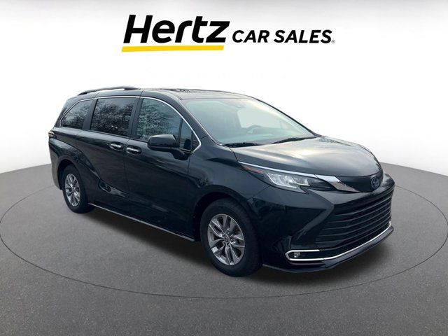 2023 Toyota Sienna XLE