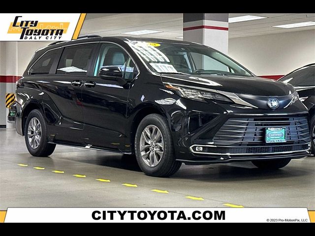 2023 Toyota Sienna XLE