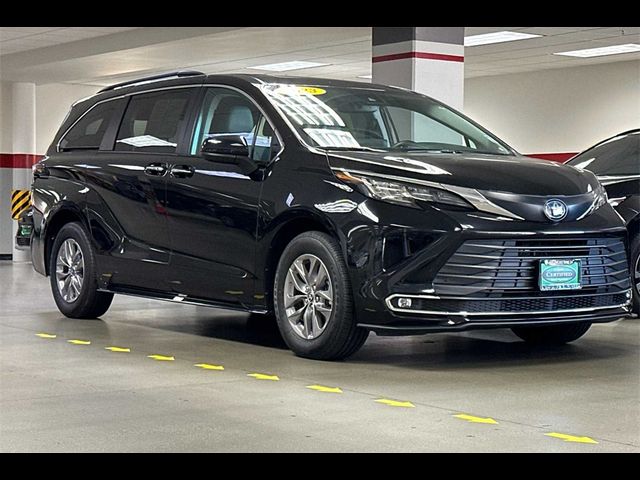 2023 Toyota Sienna XLE