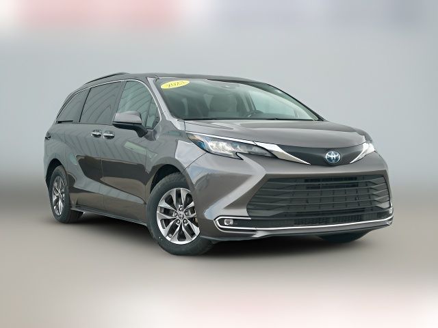 2023 Toyota Sienna XLE