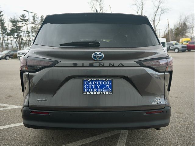 2023 Toyota Sienna XLE