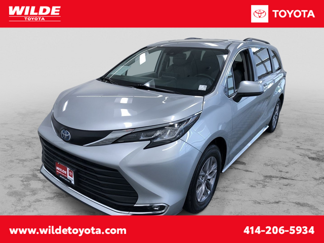 2023 Toyota Sienna XLE