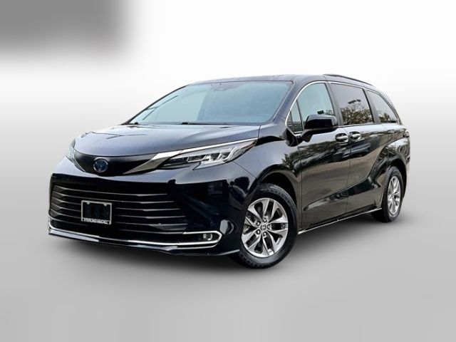 2023 Toyota Sienna XLE