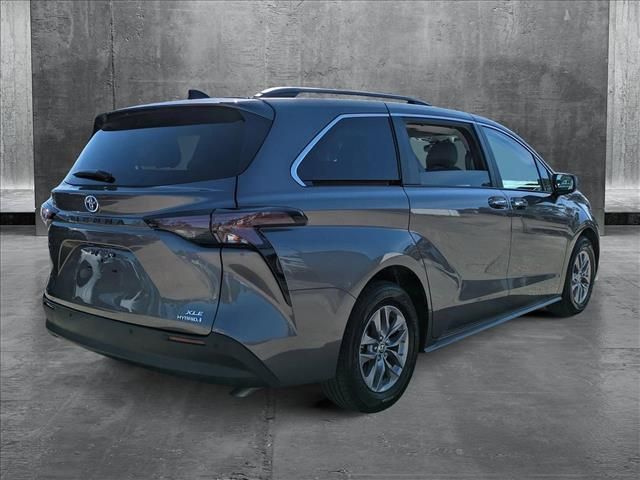 2023 Toyota Sienna XLE