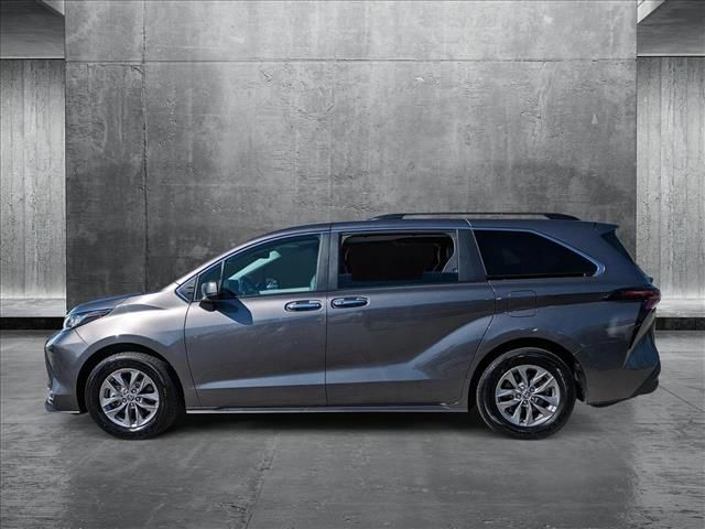 2023 Toyota Sienna XLE