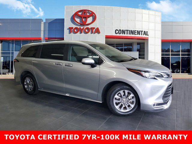 2023 Toyota Sienna XLE