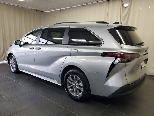 2023 Toyota Sienna XLE