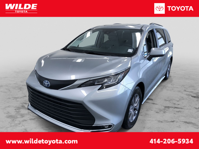 2023 Toyota Sienna XLE