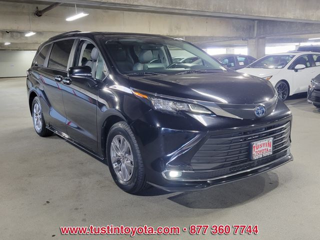 2023 Toyota Sienna XLE
