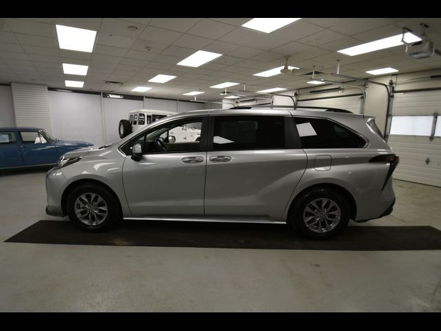 2023 Toyota Sienna XLE