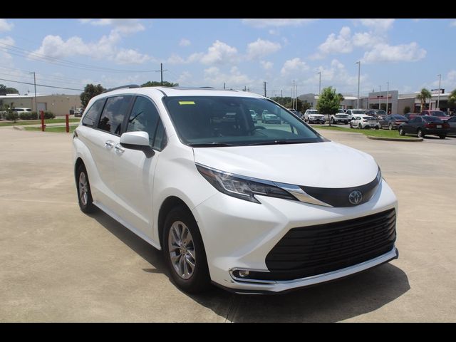 2023 Toyota Sienna XLE