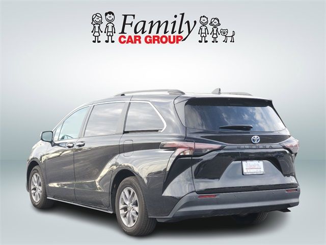 2023 Toyota Sienna XLE