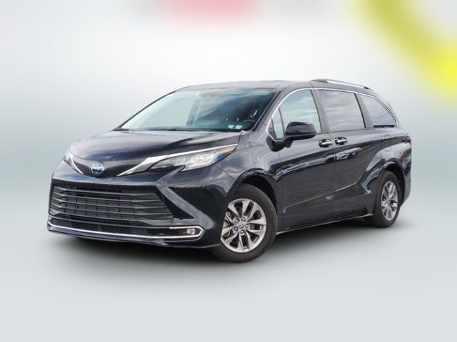 2023 Toyota Sienna XLE