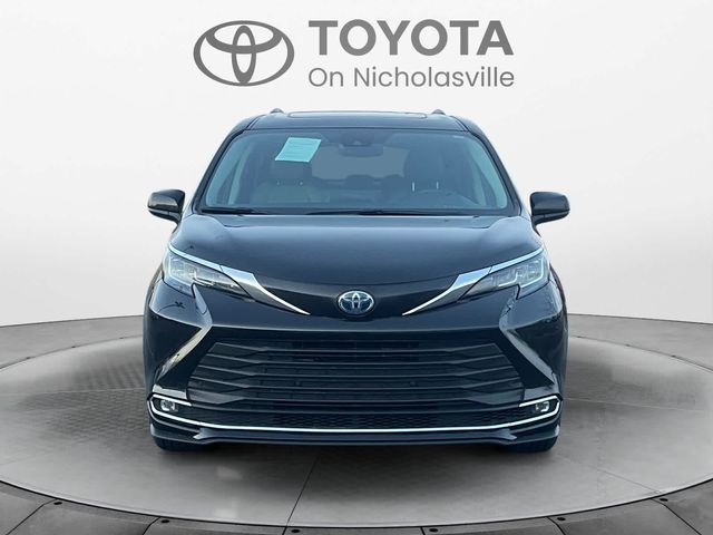 2023 Toyota Sienna XLE