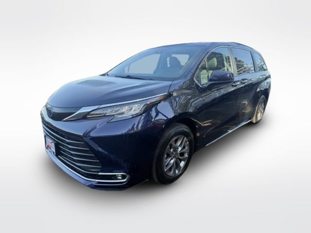 2023 Toyota Sienna XLE