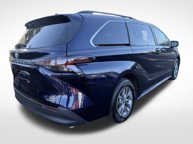 2023 Toyota Sienna XLE