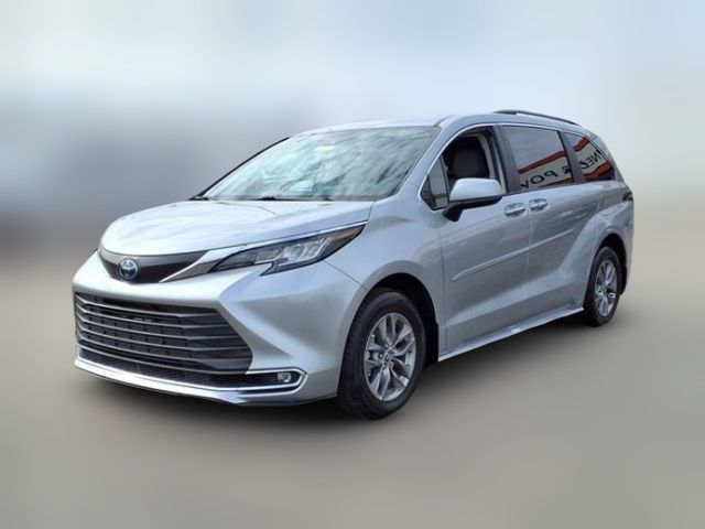 2023 Toyota Sienna XLE