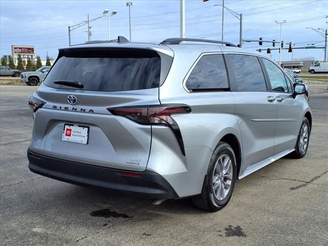 2023 Toyota Sienna XLE