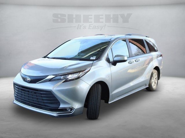 2023 Toyota Sienna XLE