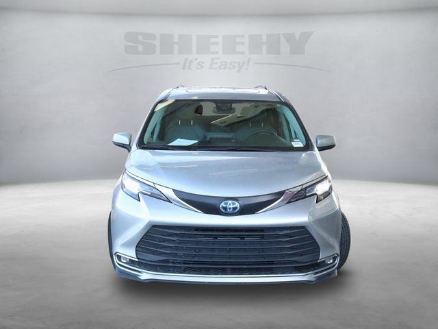 2023 Toyota Sienna XLE