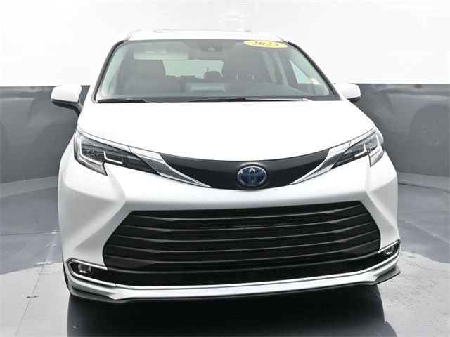 2023 Toyota Sienna XLE