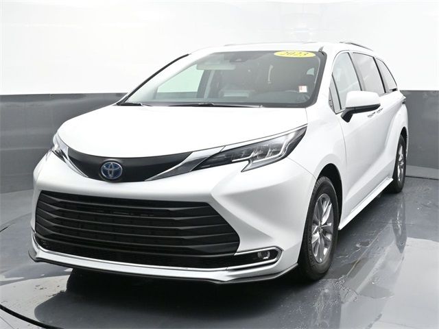 2023 Toyota Sienna XLE