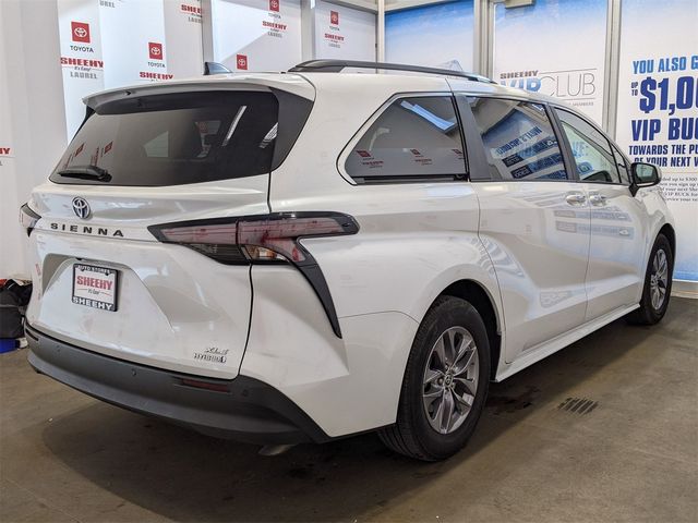 2023 Toyota Sienna XLE