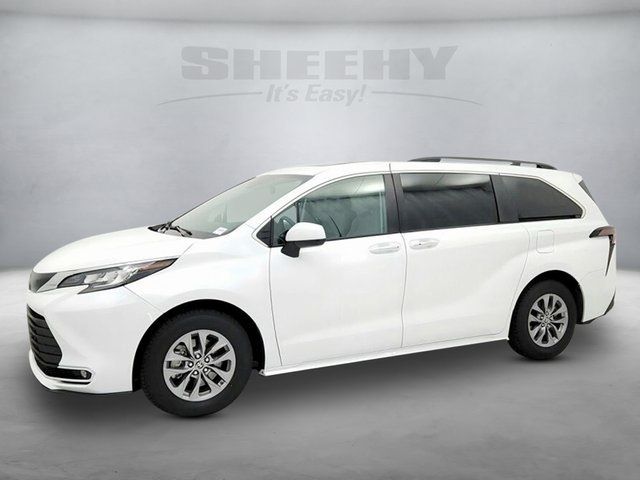 2023 Toyota Sienna XLE